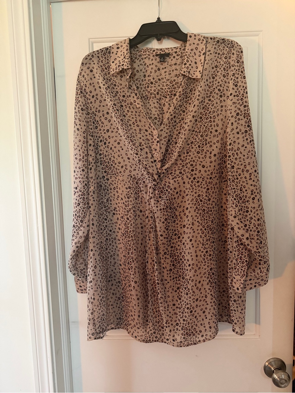 Womens Taupe Leopard Print Button-Front Blouse, Torrid Size 2